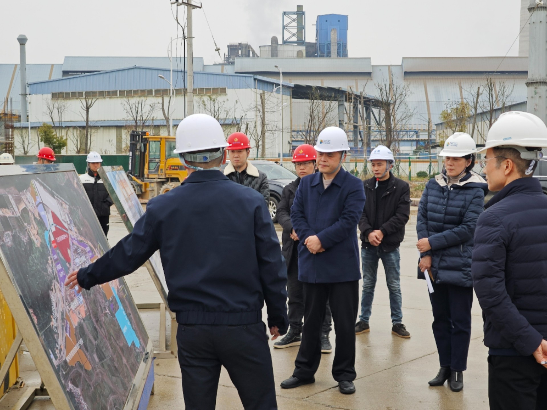 2024-2-29市交投集團領導深入市交投物流集團項目一線調研，章佳琦拍攝1.jpg